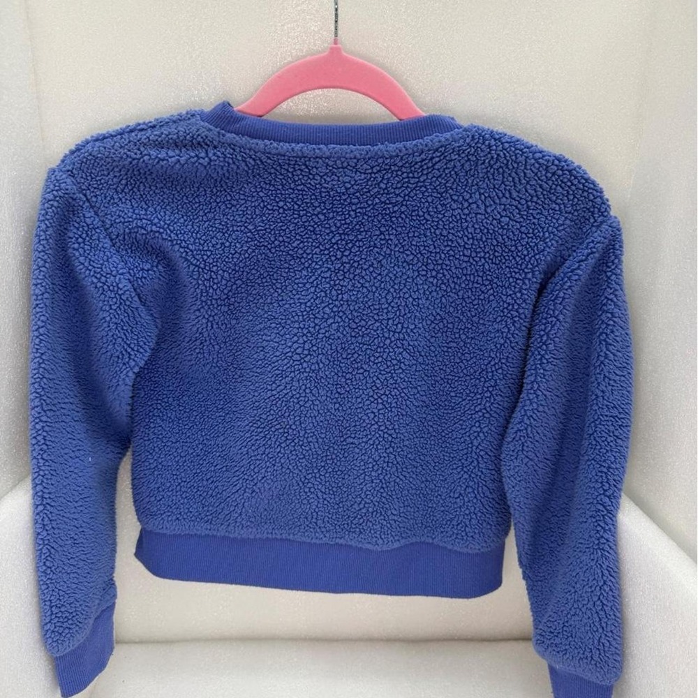 Vineyard Vines Girls Small 7-8 Blue Plush Sherpa Fleece Whale Logo Sweatshirt - Picture 4 of 7